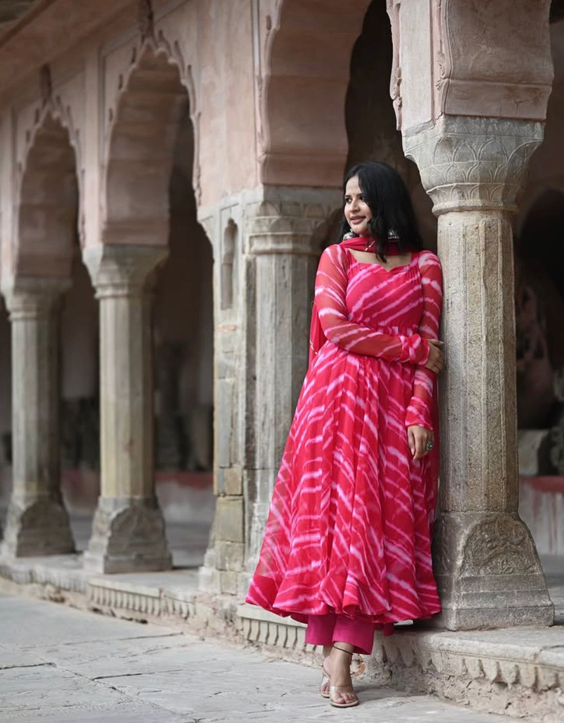 PINK LEHERIYA