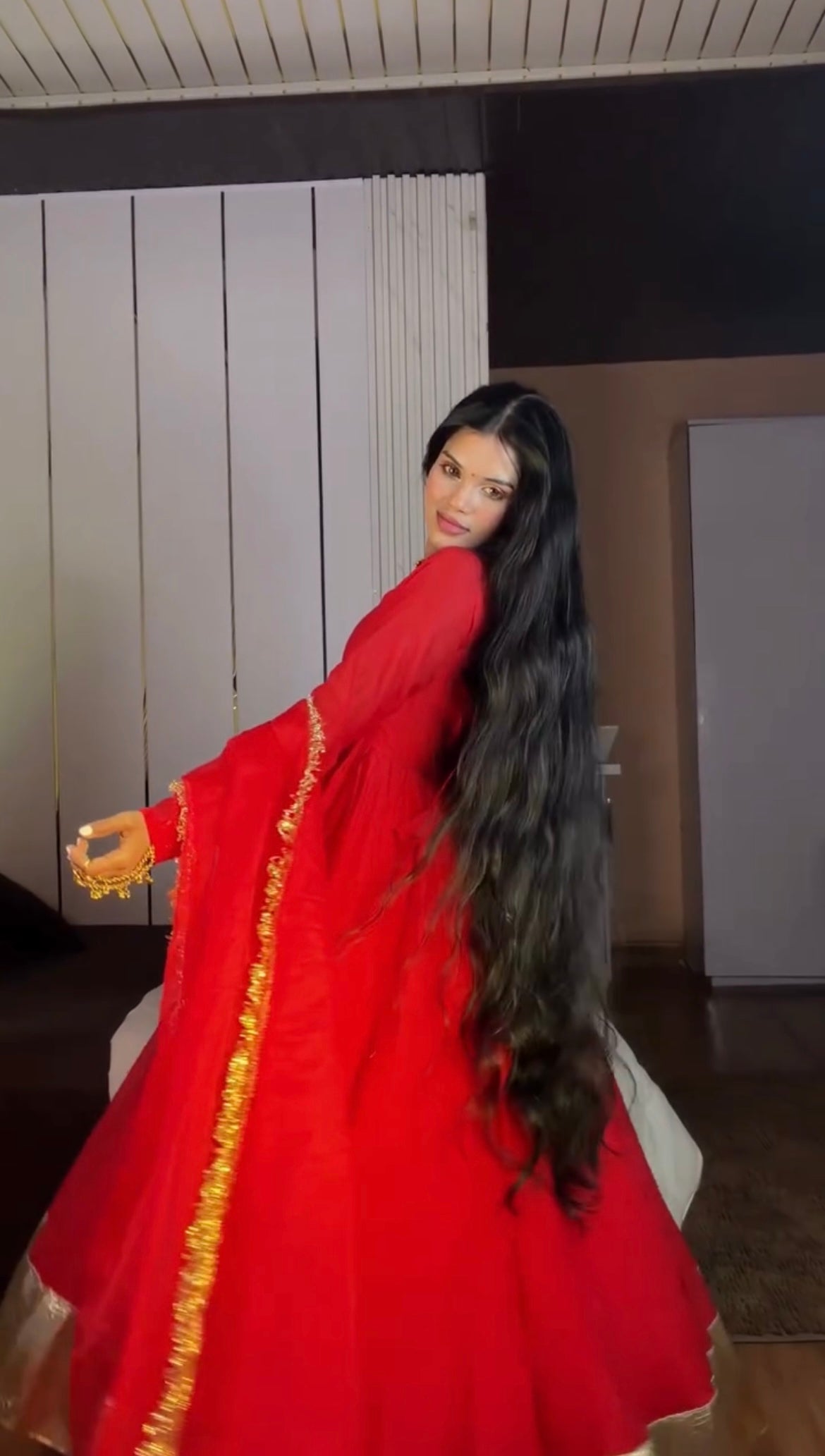 RED NAZAKAT ANARKALI