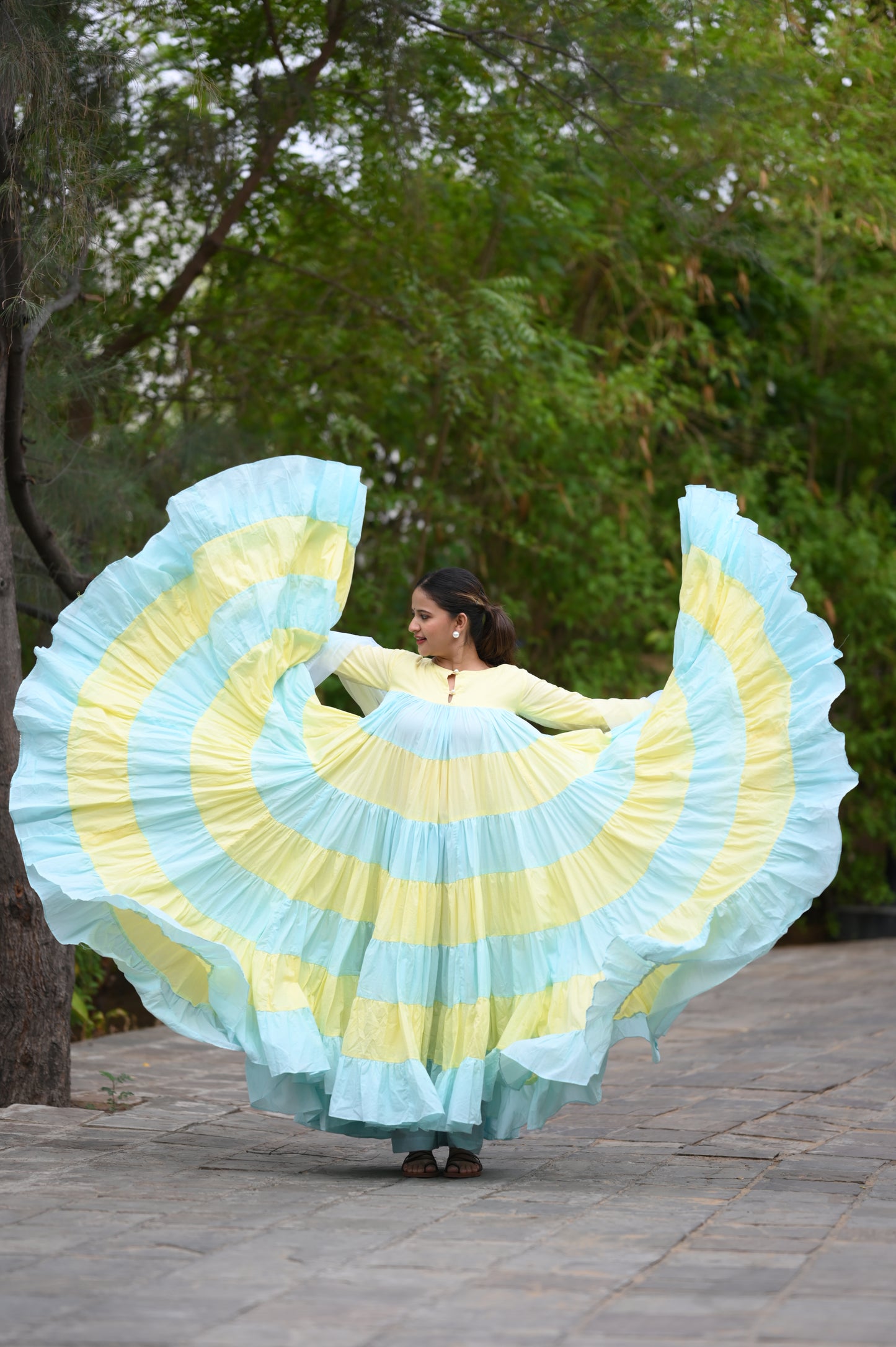 AMBER DHVANI ANARKALI