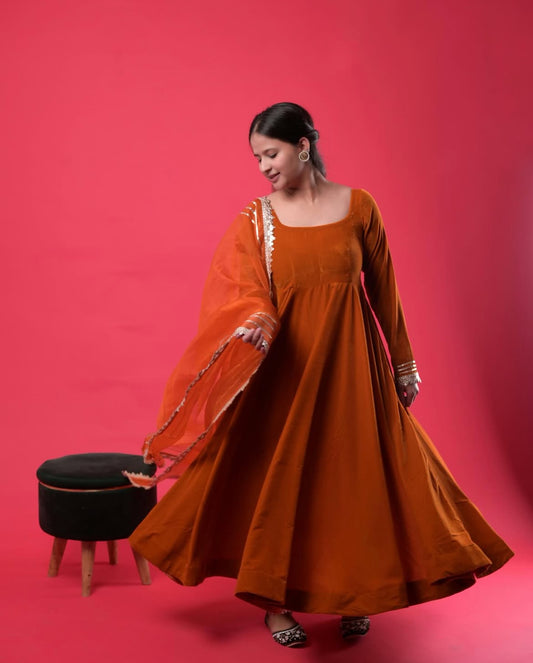 MAHIRA ANARKALI